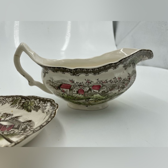Vintage Johnson Bros England Gravy Boat & Saucer Friendly Village. - Picture 3 of 8